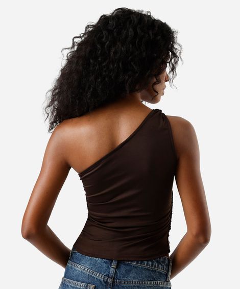 blusa ombro único feminina com franzido marrom