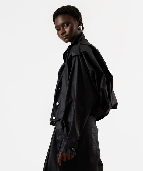 jaqueta bomber feminina de sarja resinada gola funnel neck com pregas preta