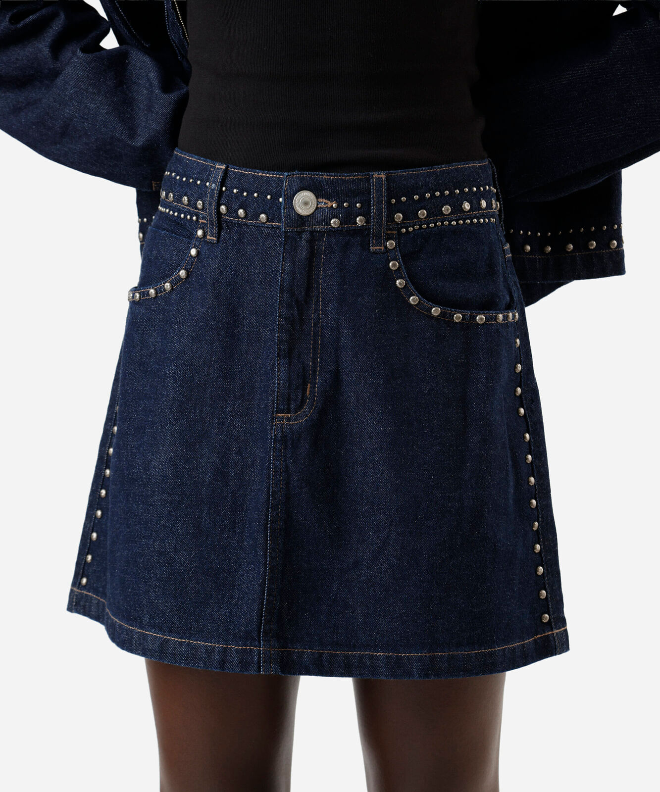 minissaia feminina jeans com tachas cintura média azul