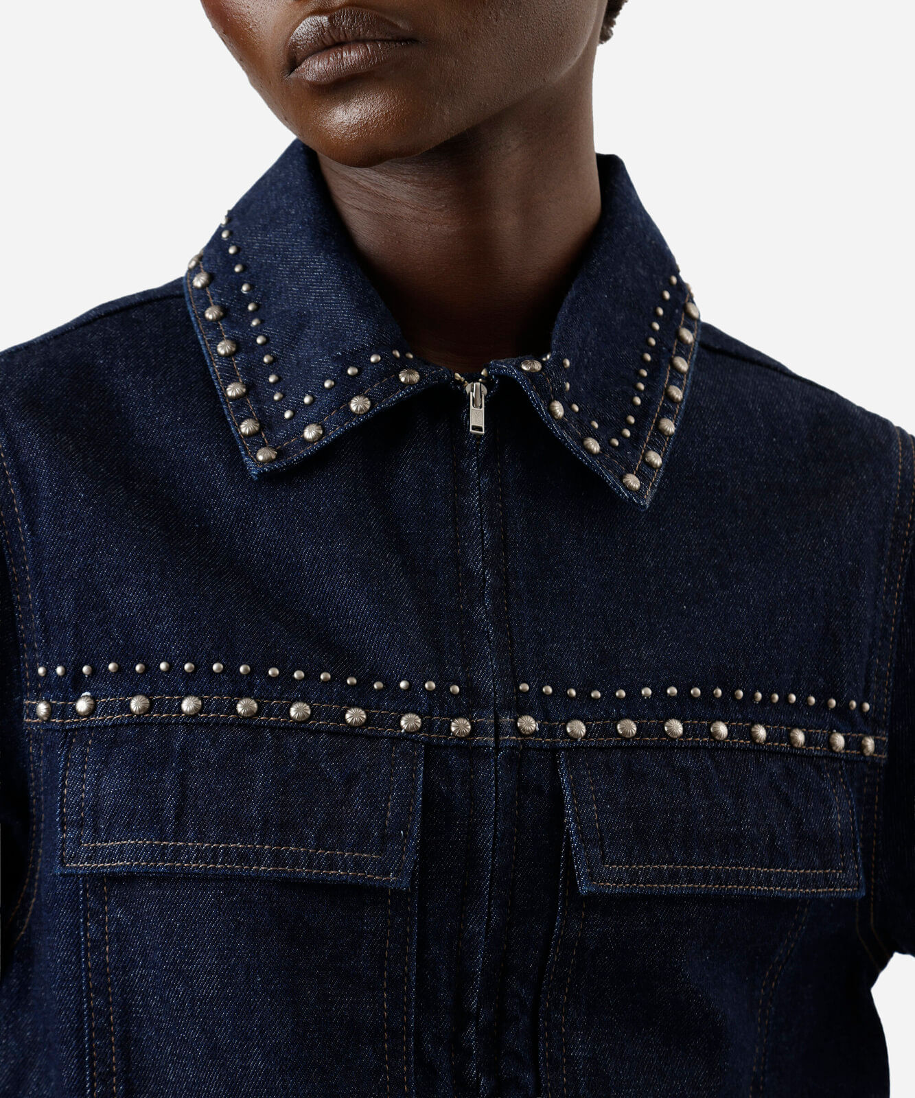 jaqueta feminina jeans com tachas azul