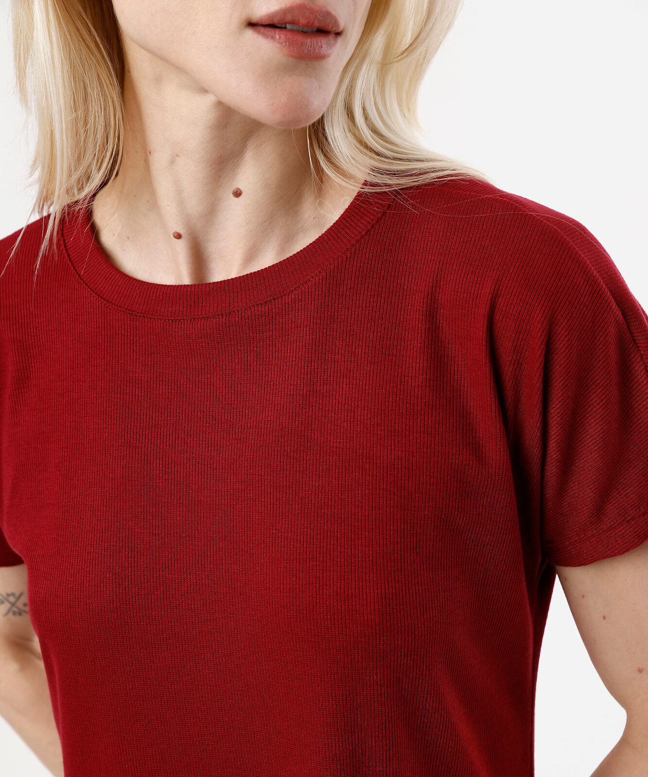vestido curto feminino com viscose canelado vermelho