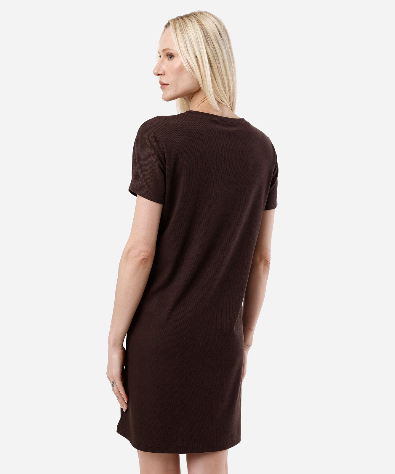 vestido curto feminino com viscose canelado marrom
