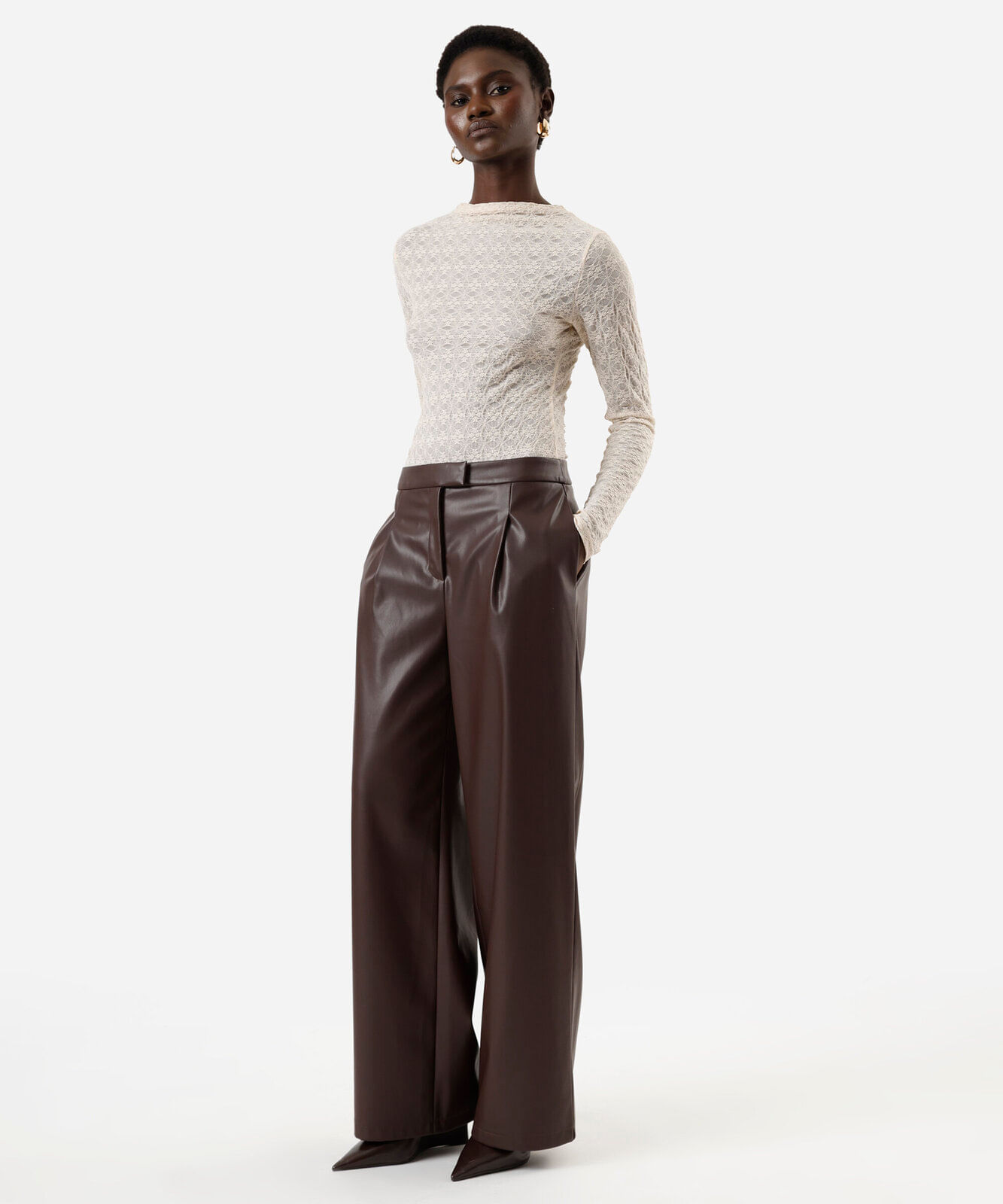 calça reta feminina de pu cintura alta marrom