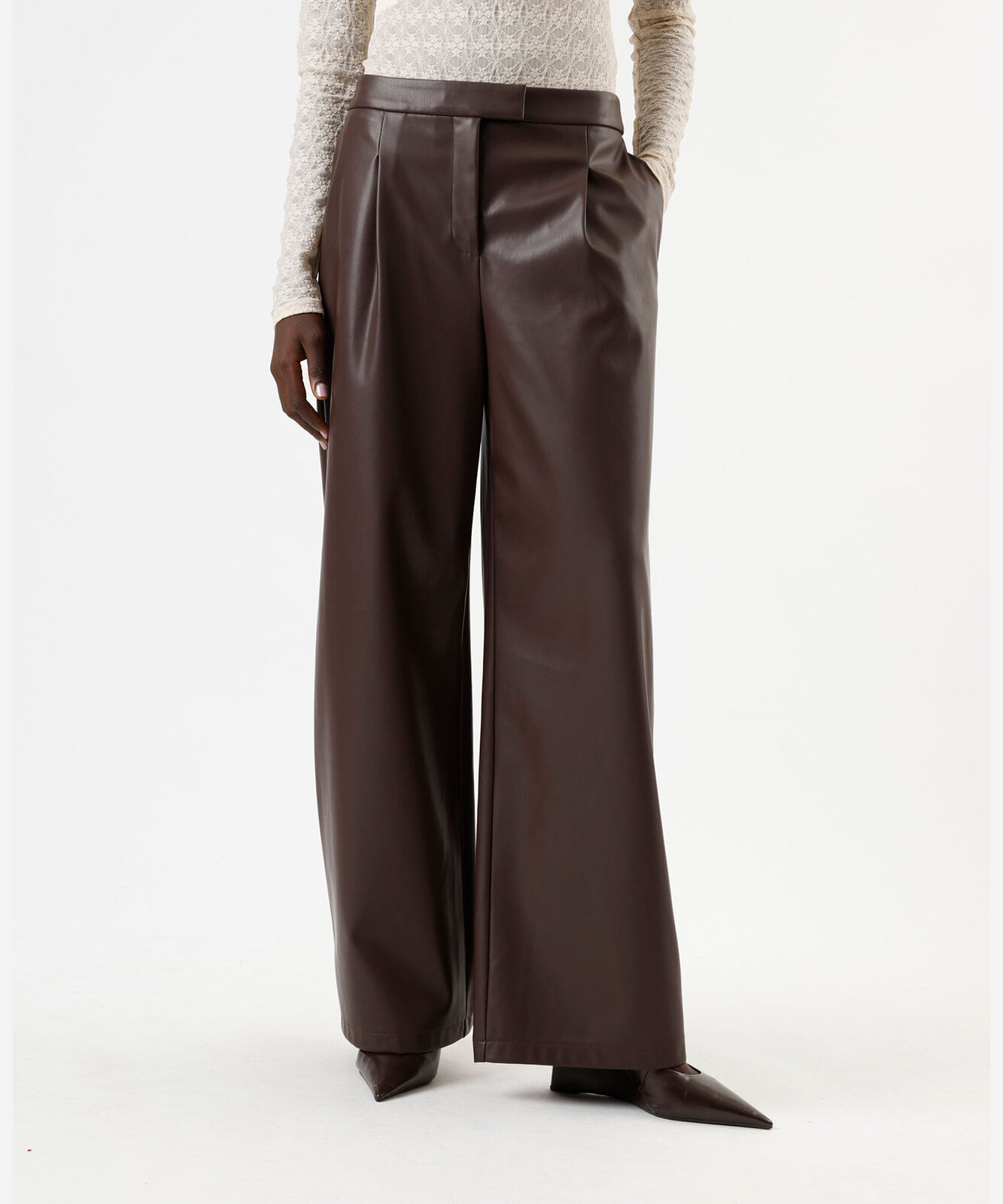 calça reta feminina de pu cintura alta marrom