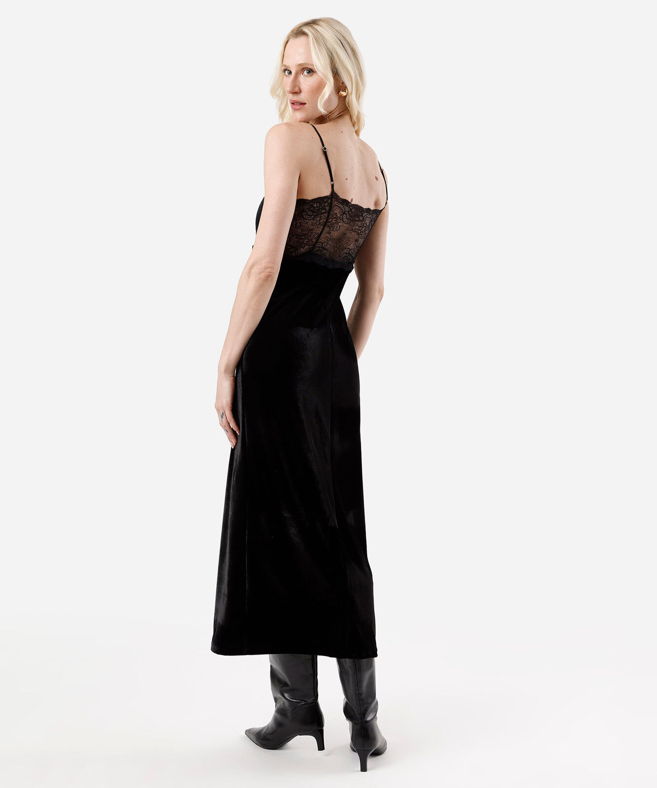 vestido midi alça fina feminino de veludo com renda preto