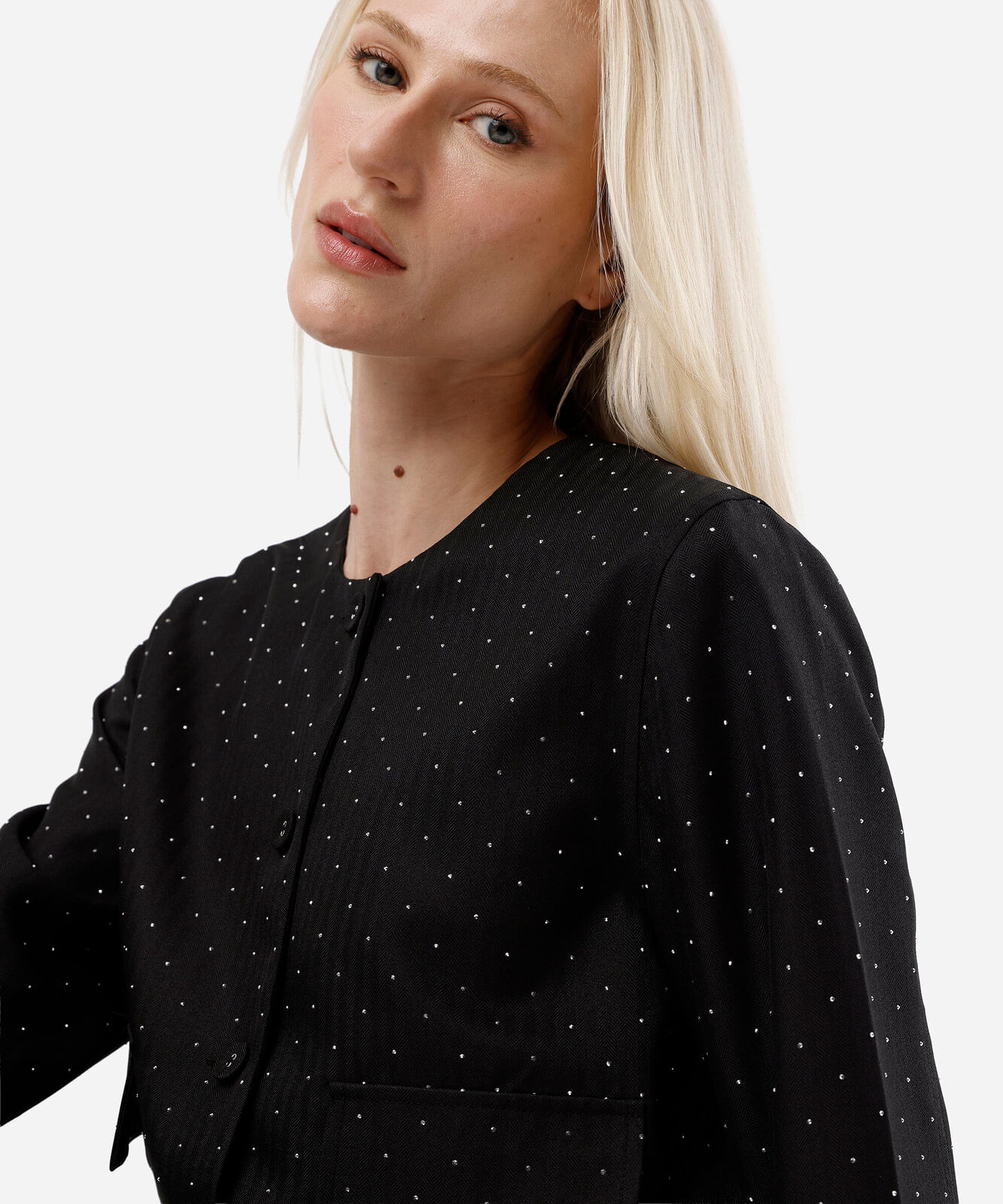 casaco feminino com brilhos e bolsos preto