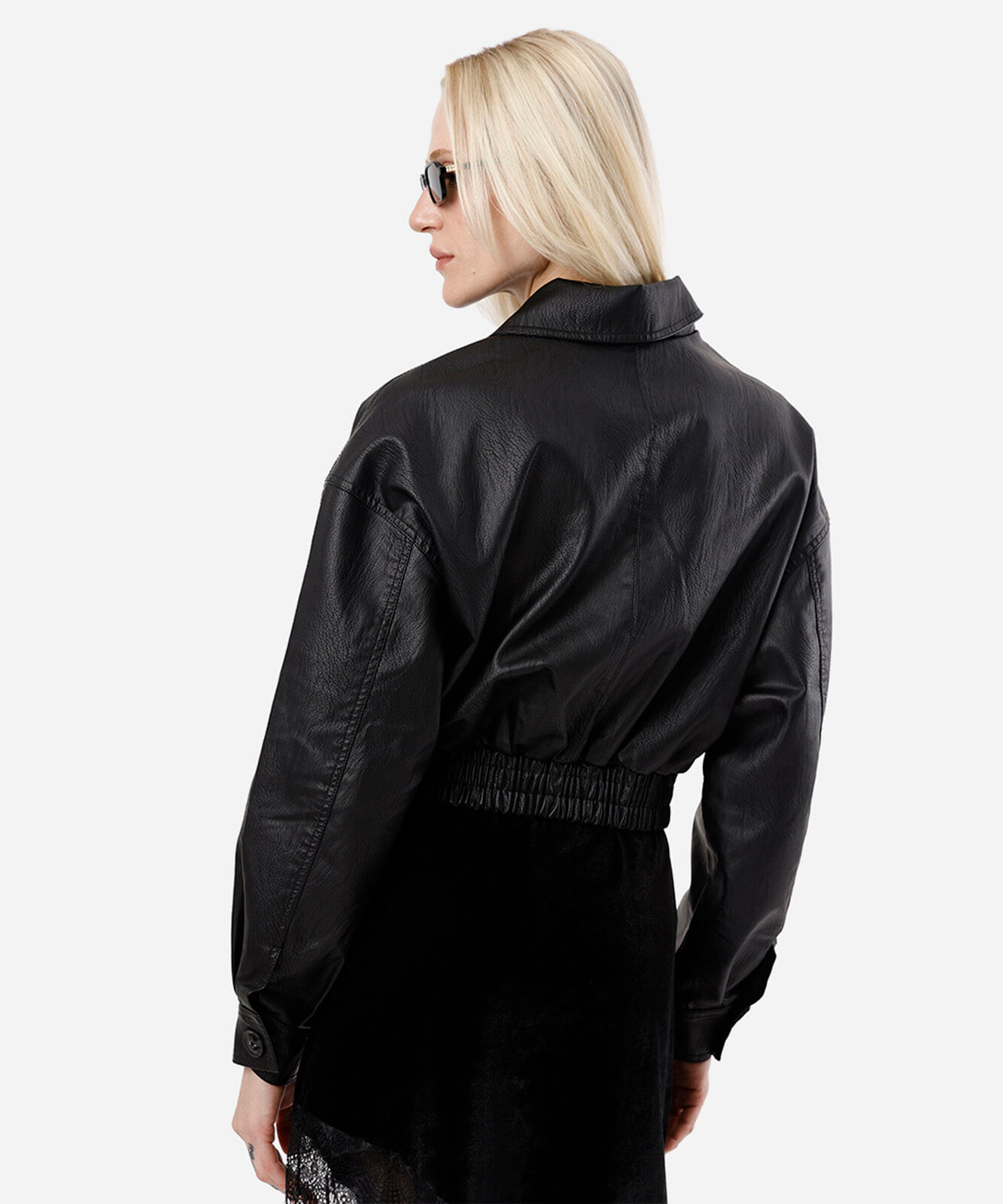jaqueta bomber feminina de pu com bolsos cropped preta