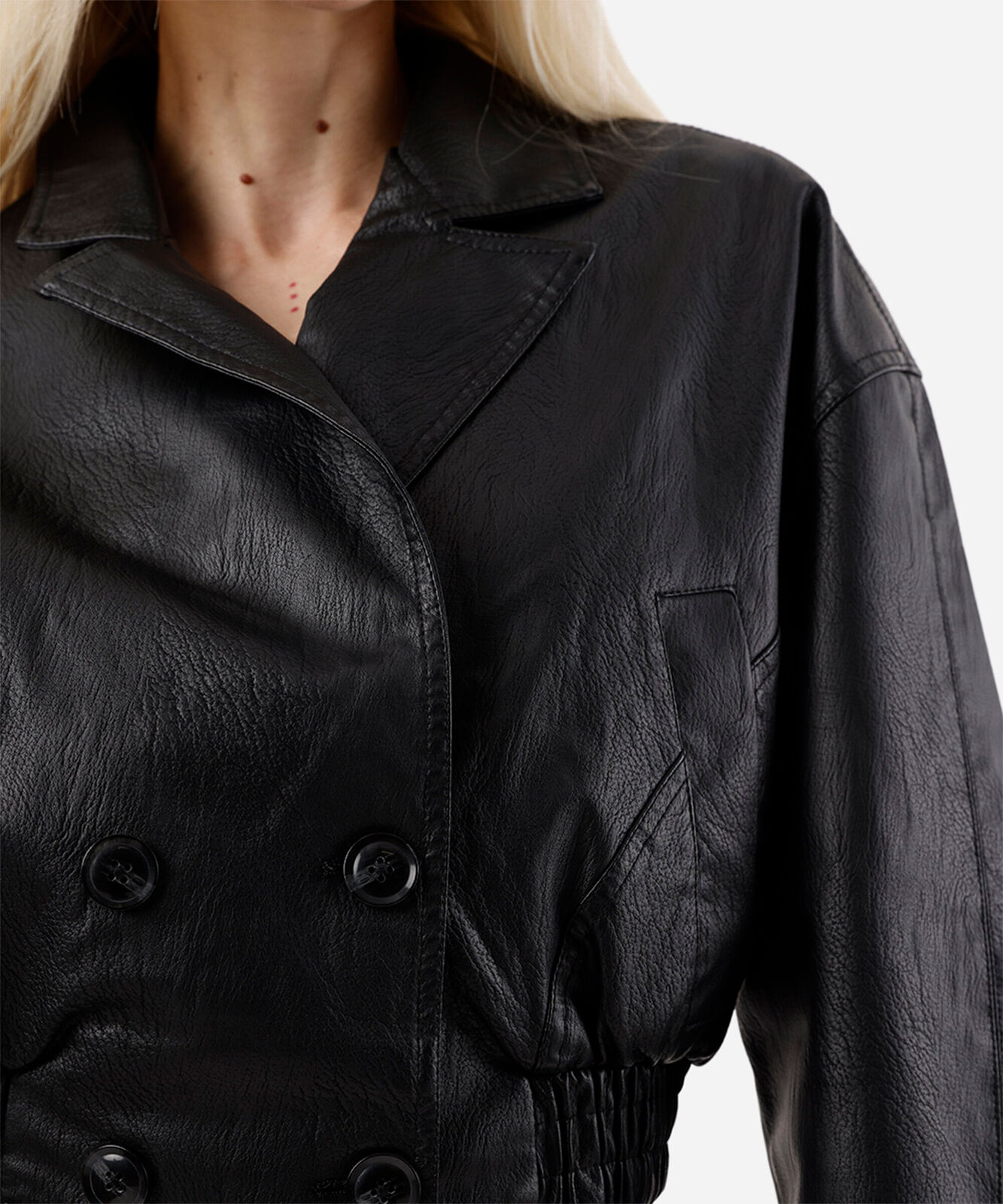 jaqueta bomber feminina de pu com bolsos cropped preta