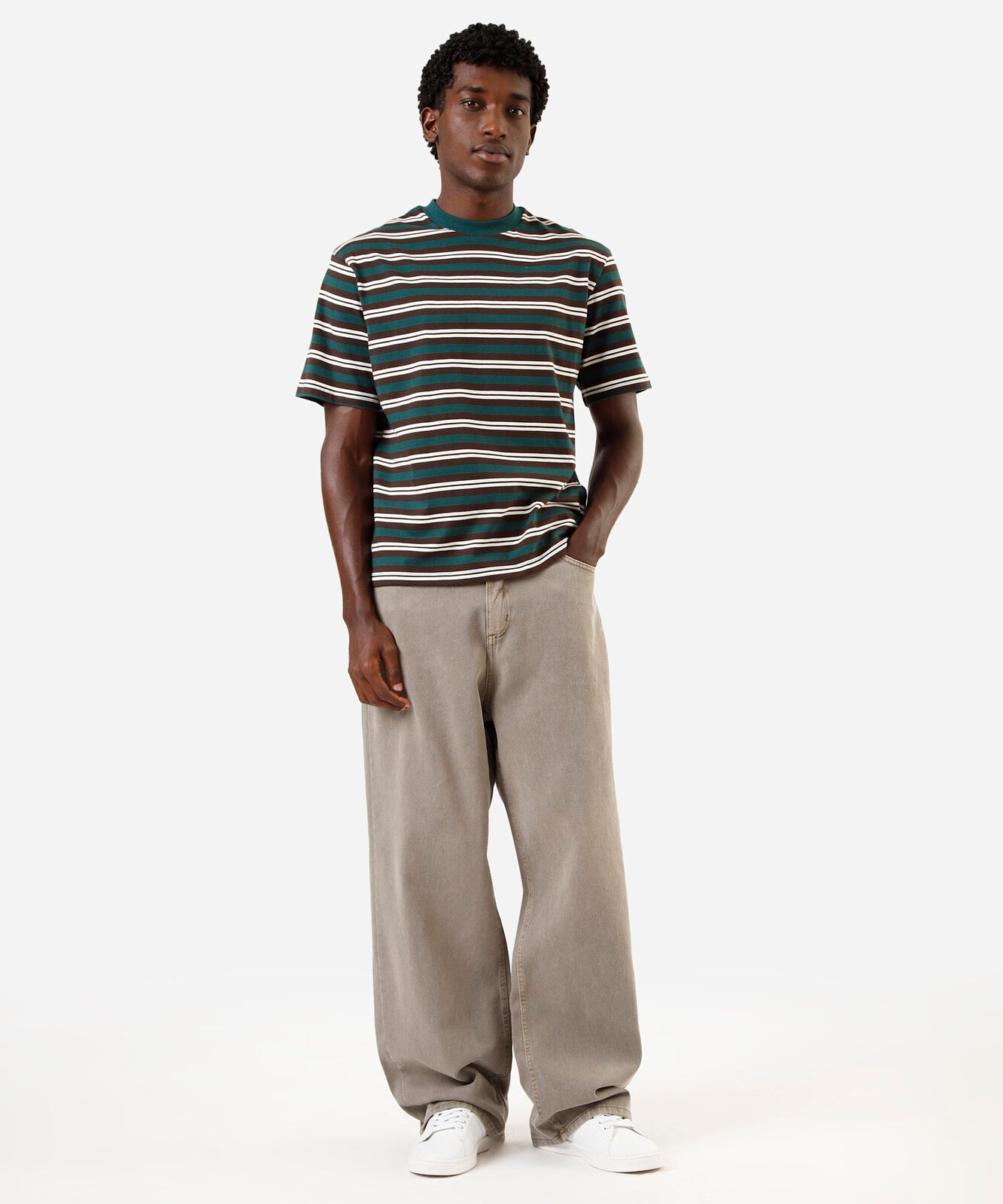calça jeans super baggy com bolsos verde