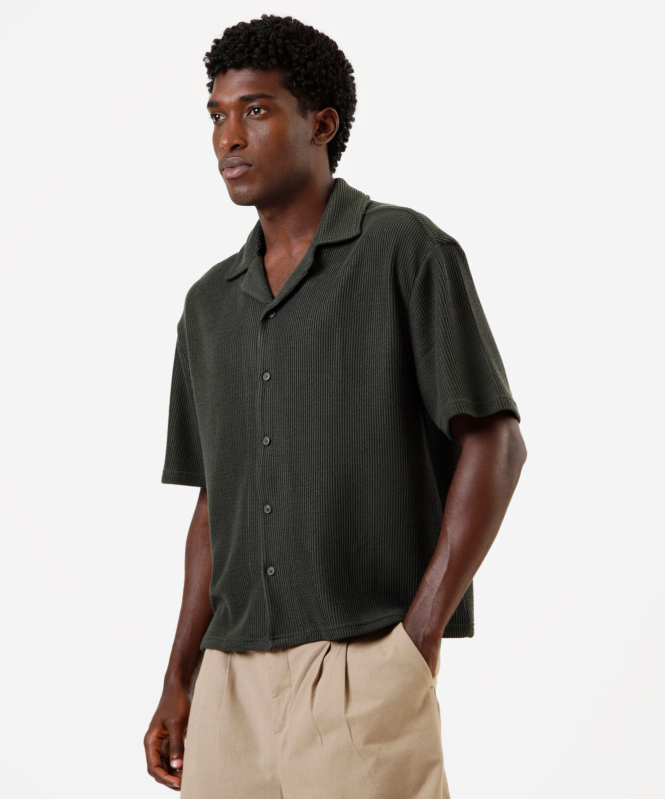 camisa box fit masculina canelada verde
