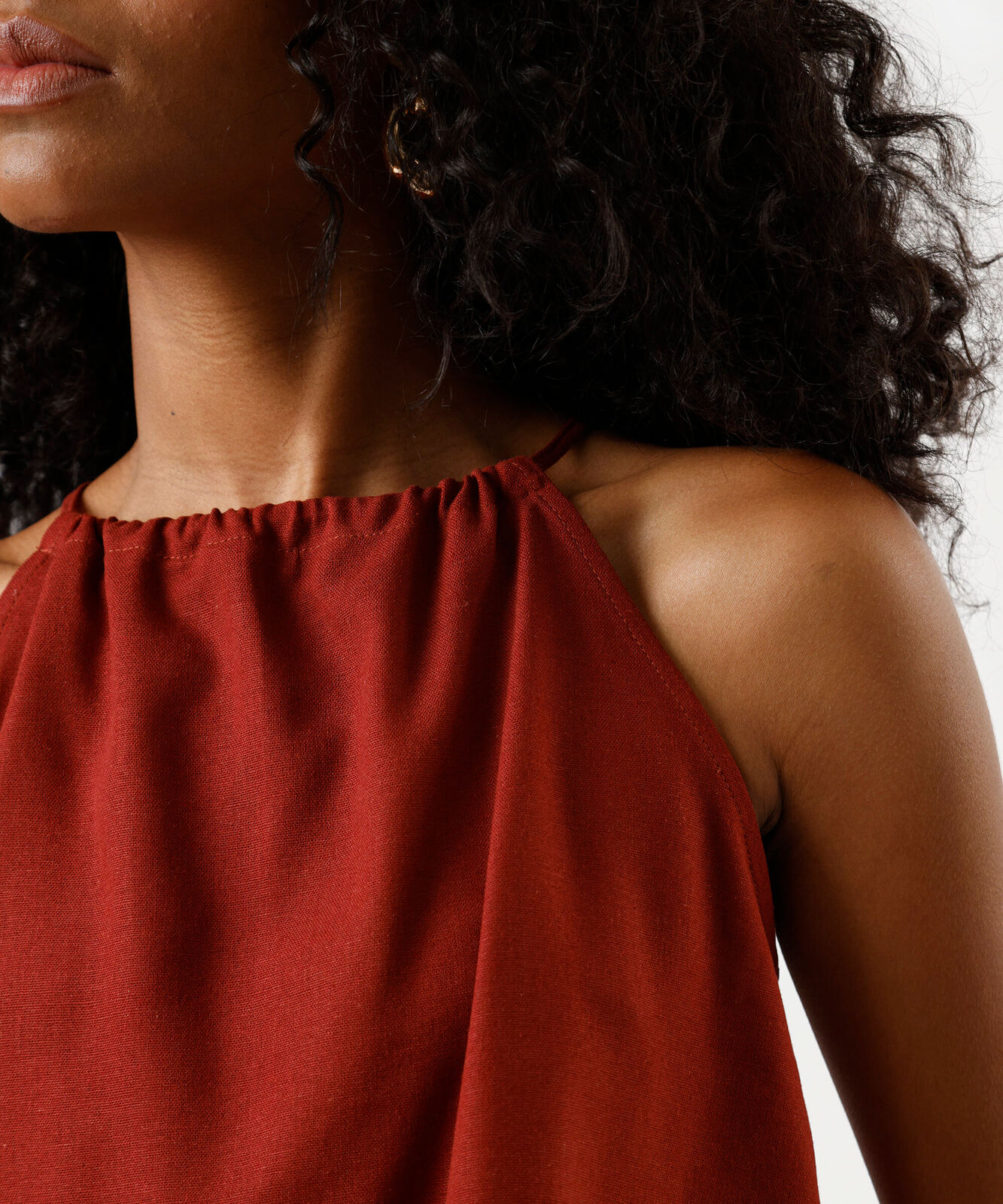 blusa feminina com linho halterneck vinho