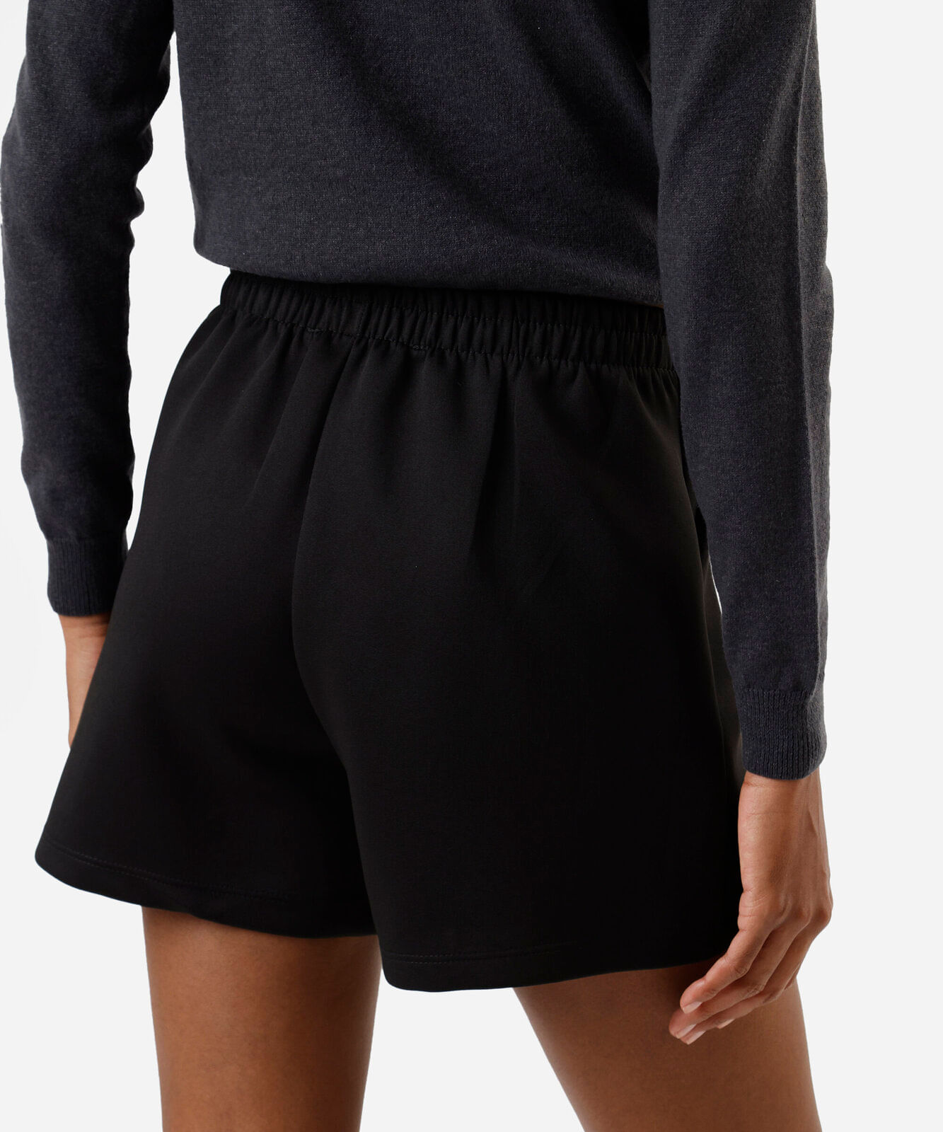 short feminino com pregas cós elástico preto
