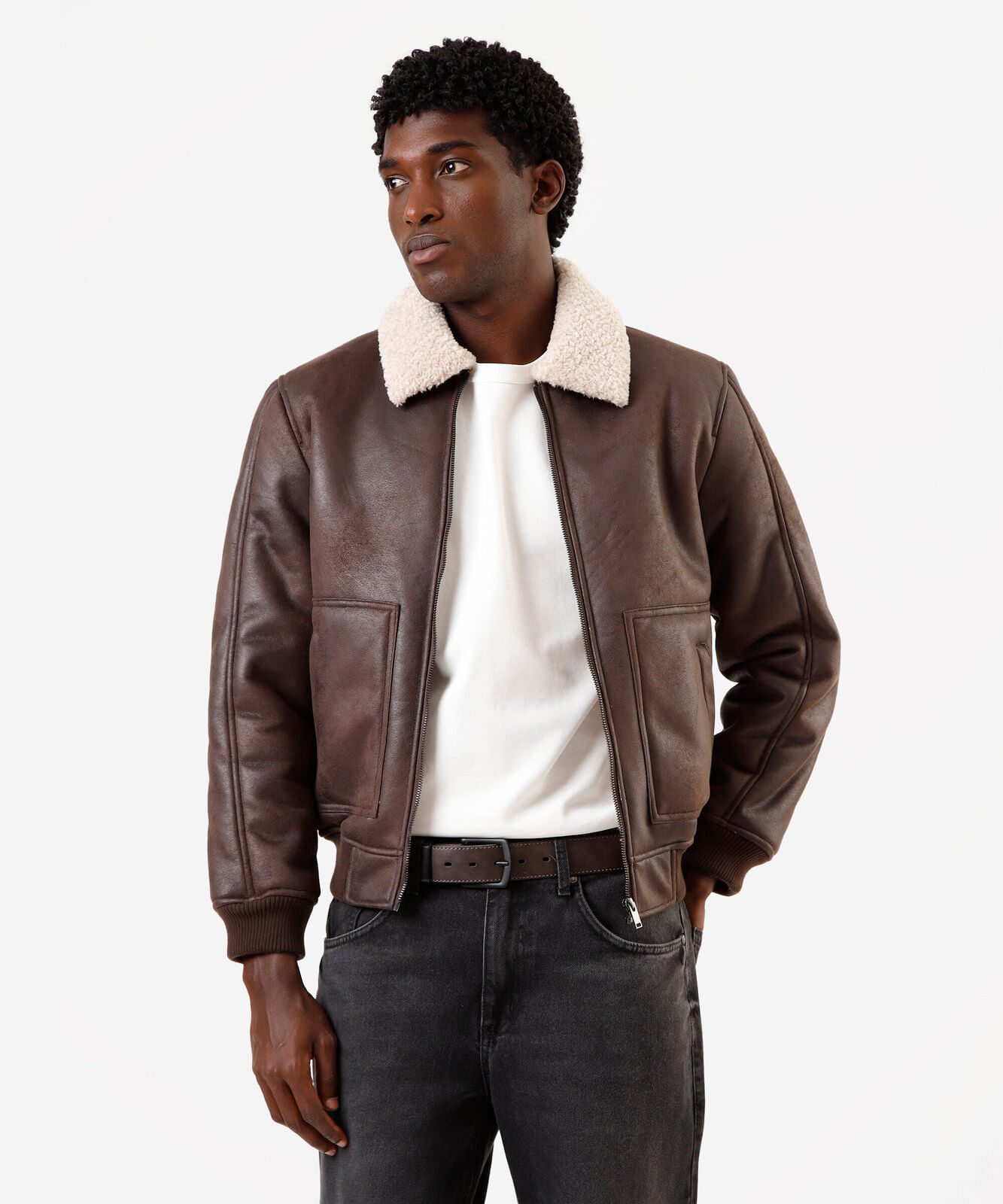 jaqueta bomber masculina de pu com gola em sherpa marrom