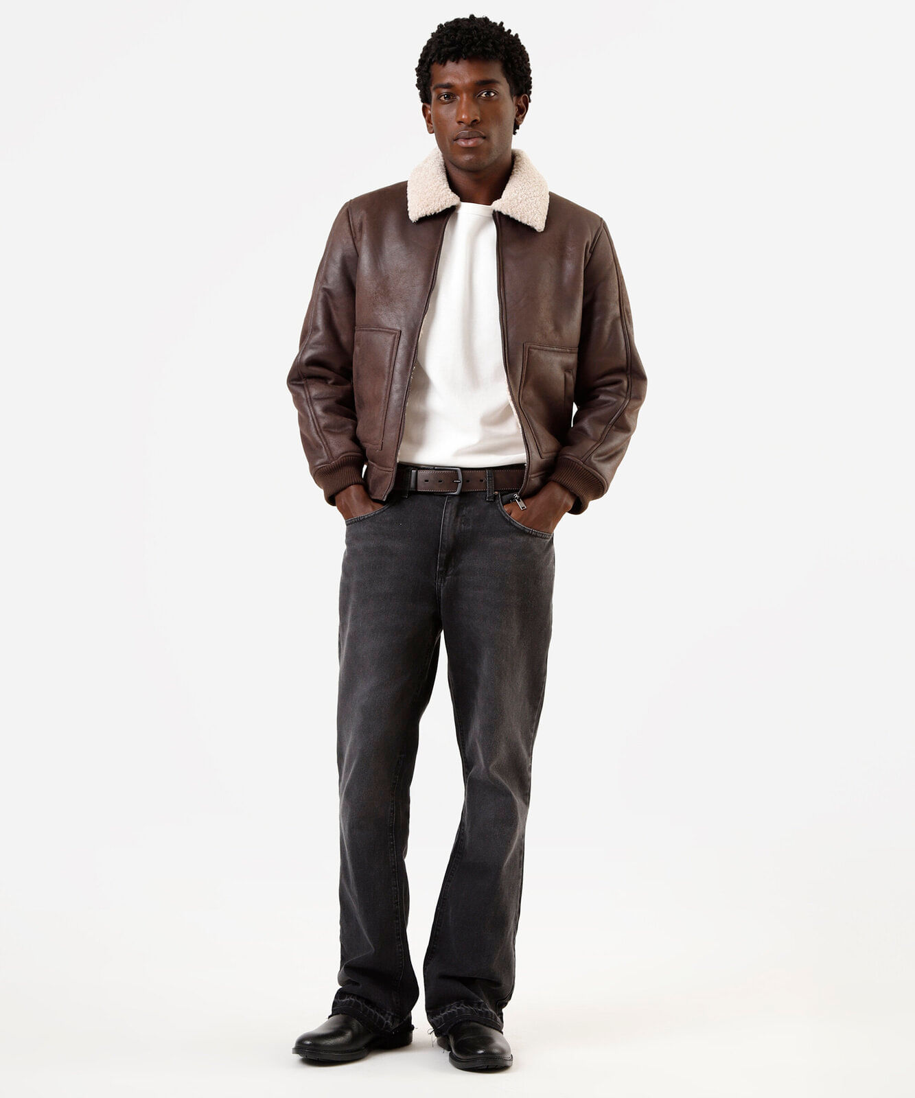 jaqueta bomber masculina de pu com gola em sherpa marrom