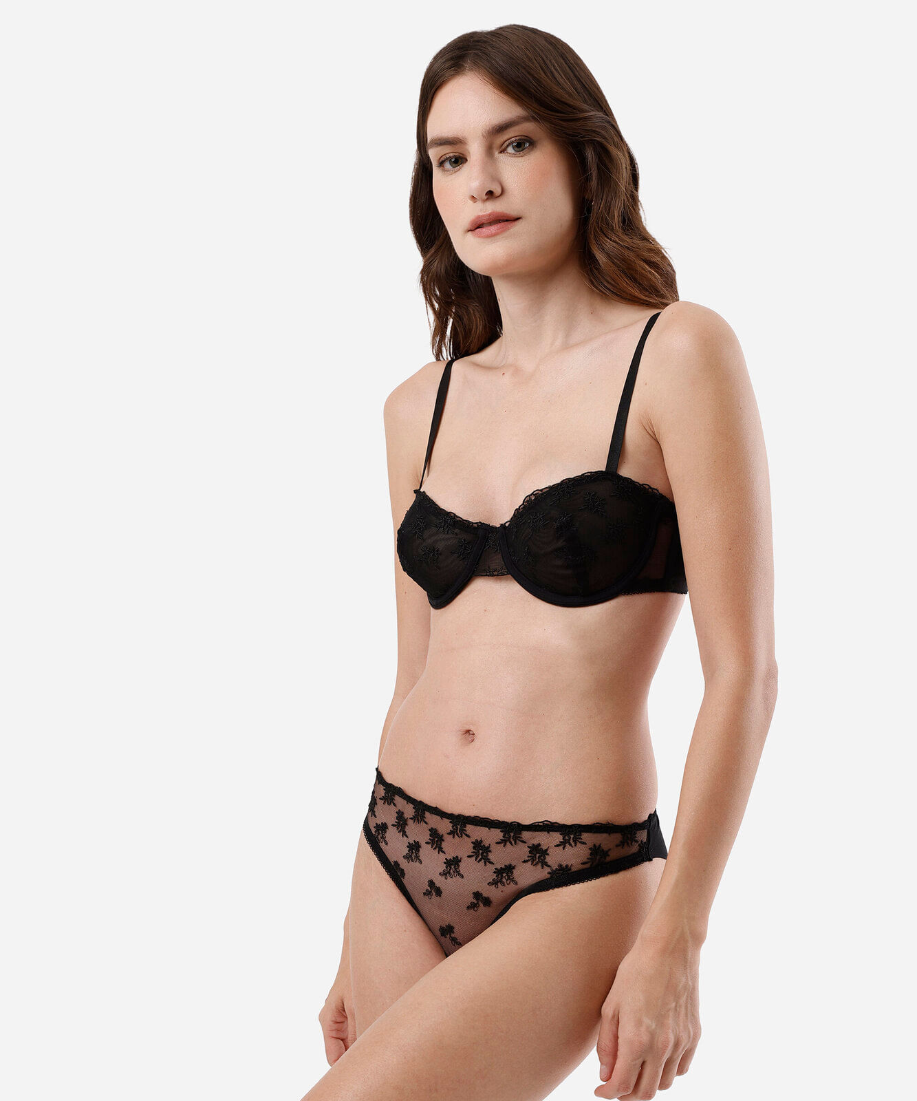 calcinha biquíni feminina de tule com bordado floral preta