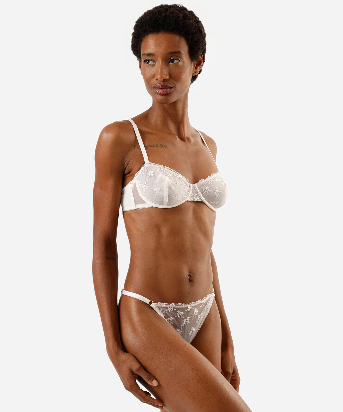 sutiã meia taça feminino de tule com bordado floral bege