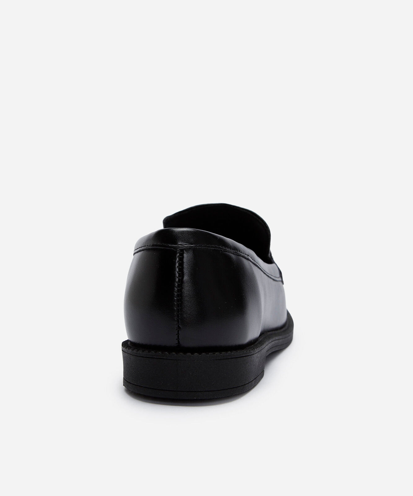 mocassim bico redondo com fivela preto
