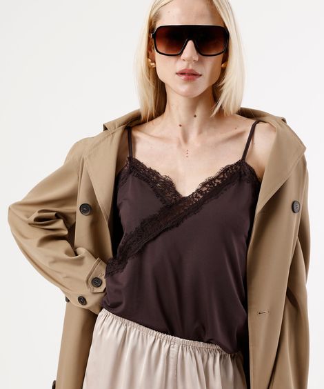 blusa assimétrica feminina com renda marrom