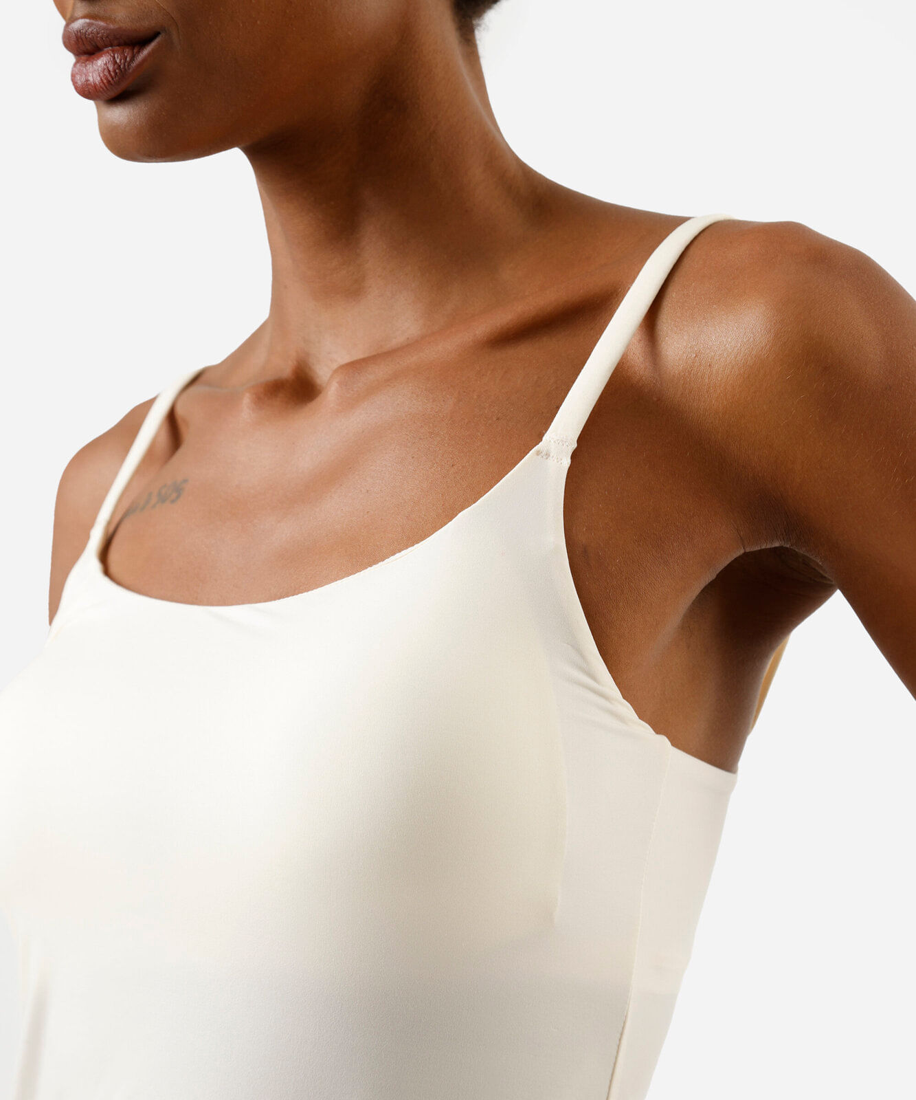 camisete alça fina feminina de poliamida com bojo bege