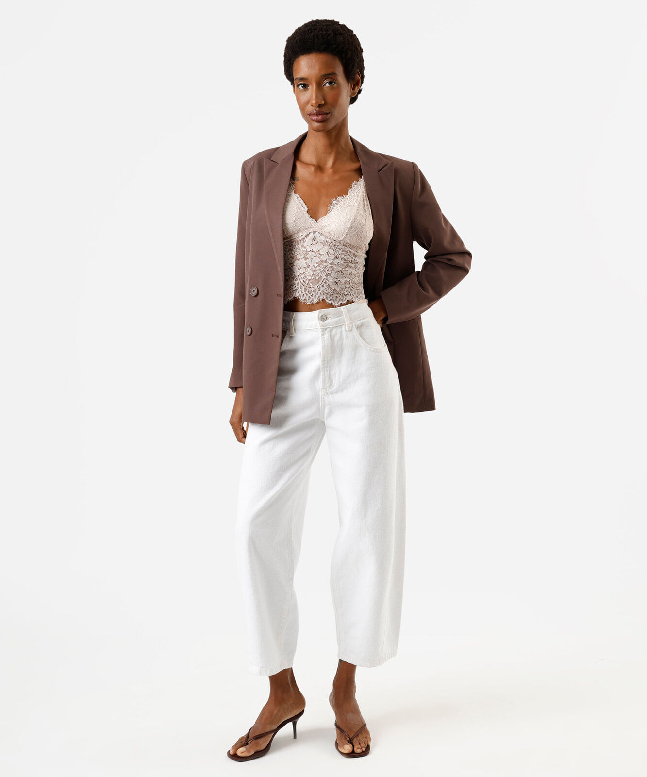 sutiã cropped triângulo feminino de renda floral bege