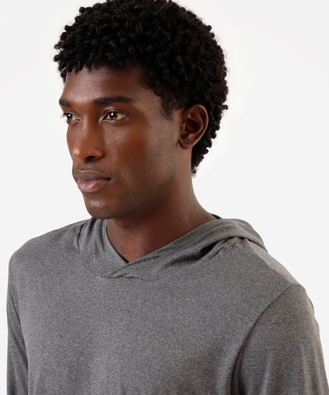 camiseta esportiva masculina com capuz manga longa cinza