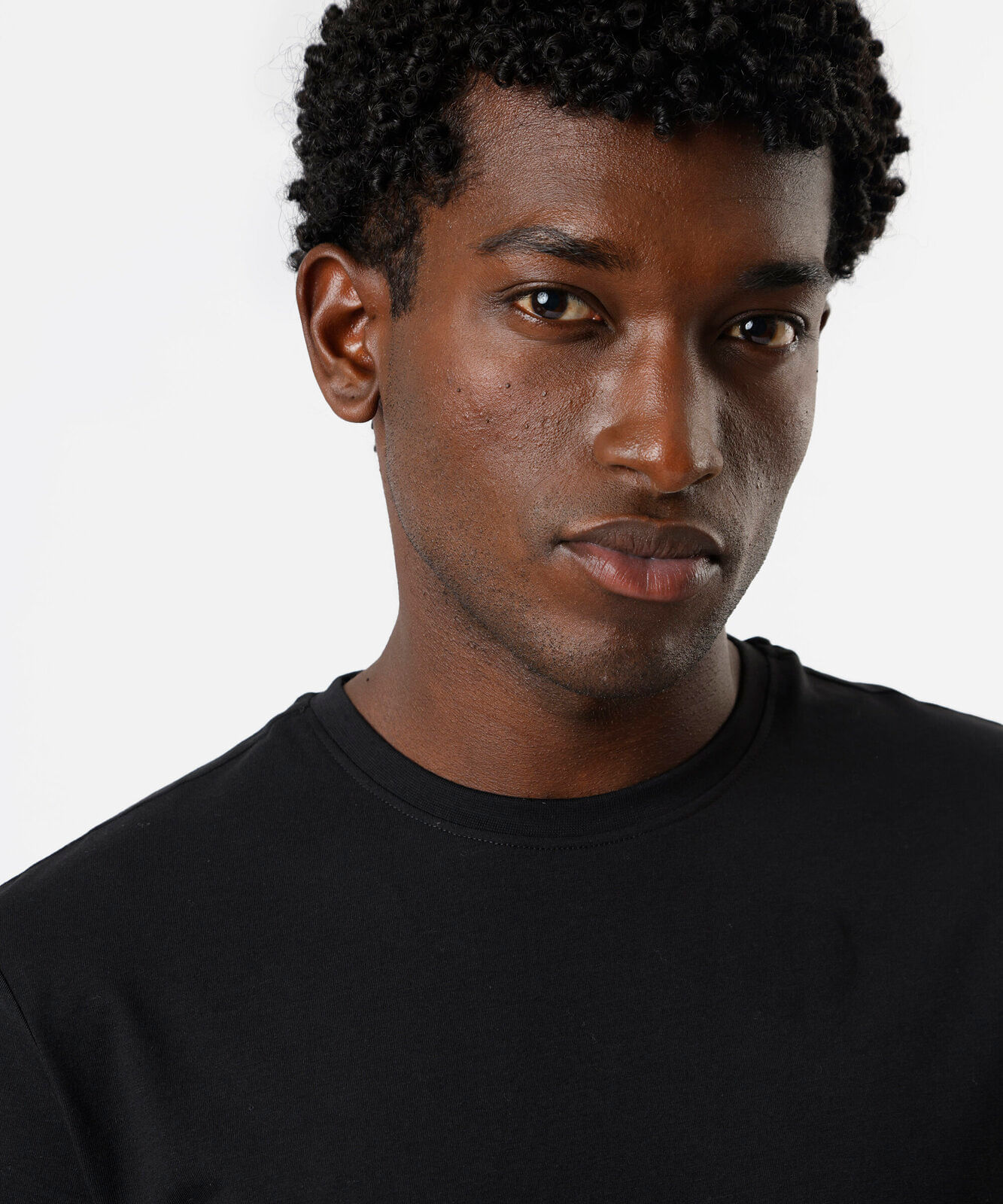 camiseta slim masculina de algodão preta