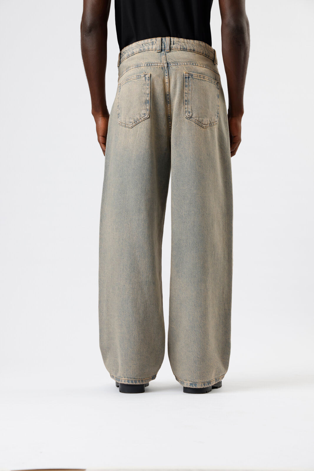calça jeans masculina super baggy marrom