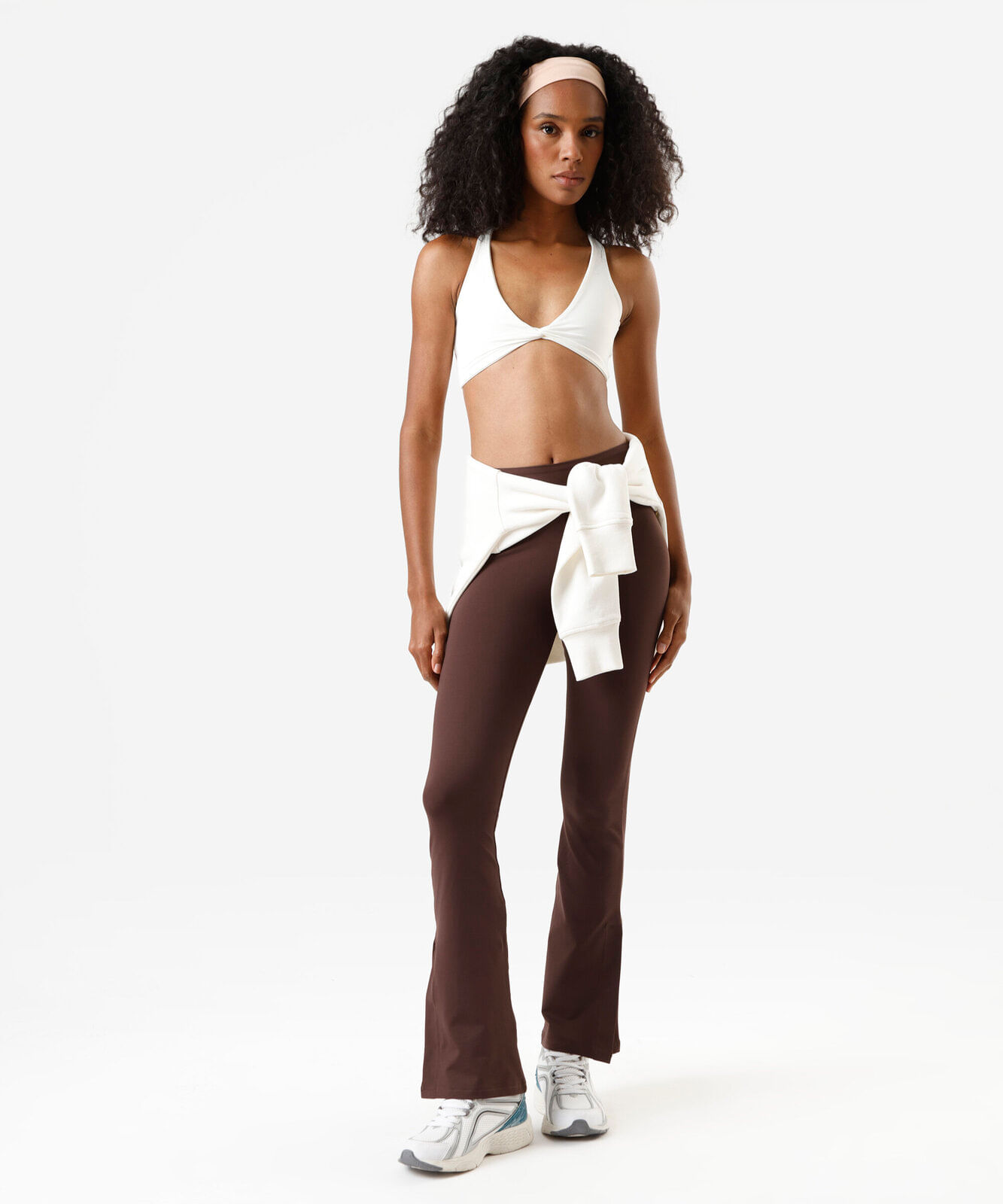 top esportivo feminino decote v off white