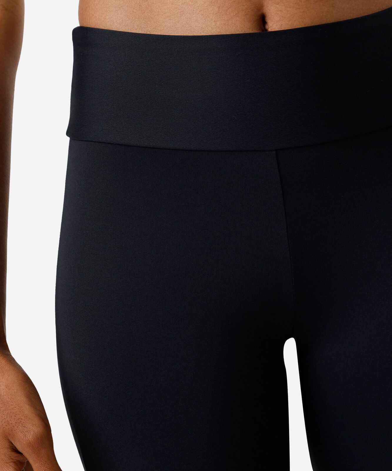 calça flare esportiva feminina de poliamida com fendas preta