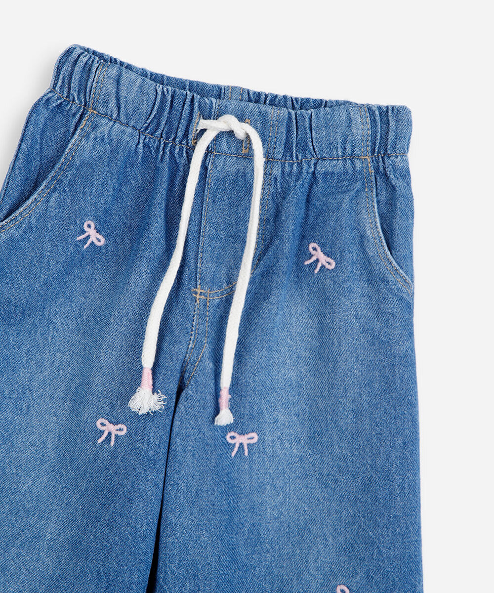 calça jeans infantil de algodão com bordados azul