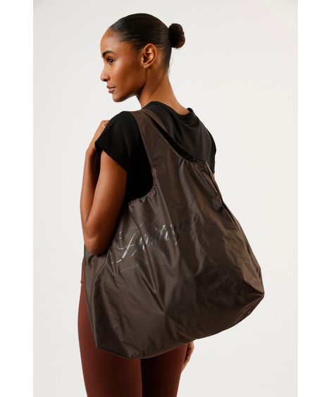 bolsa tote esportiva estampada marrom
