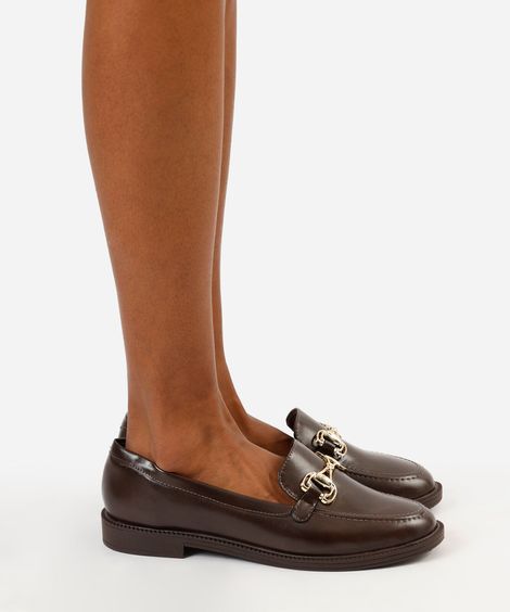 mocassim bico redondo com fivela marrom