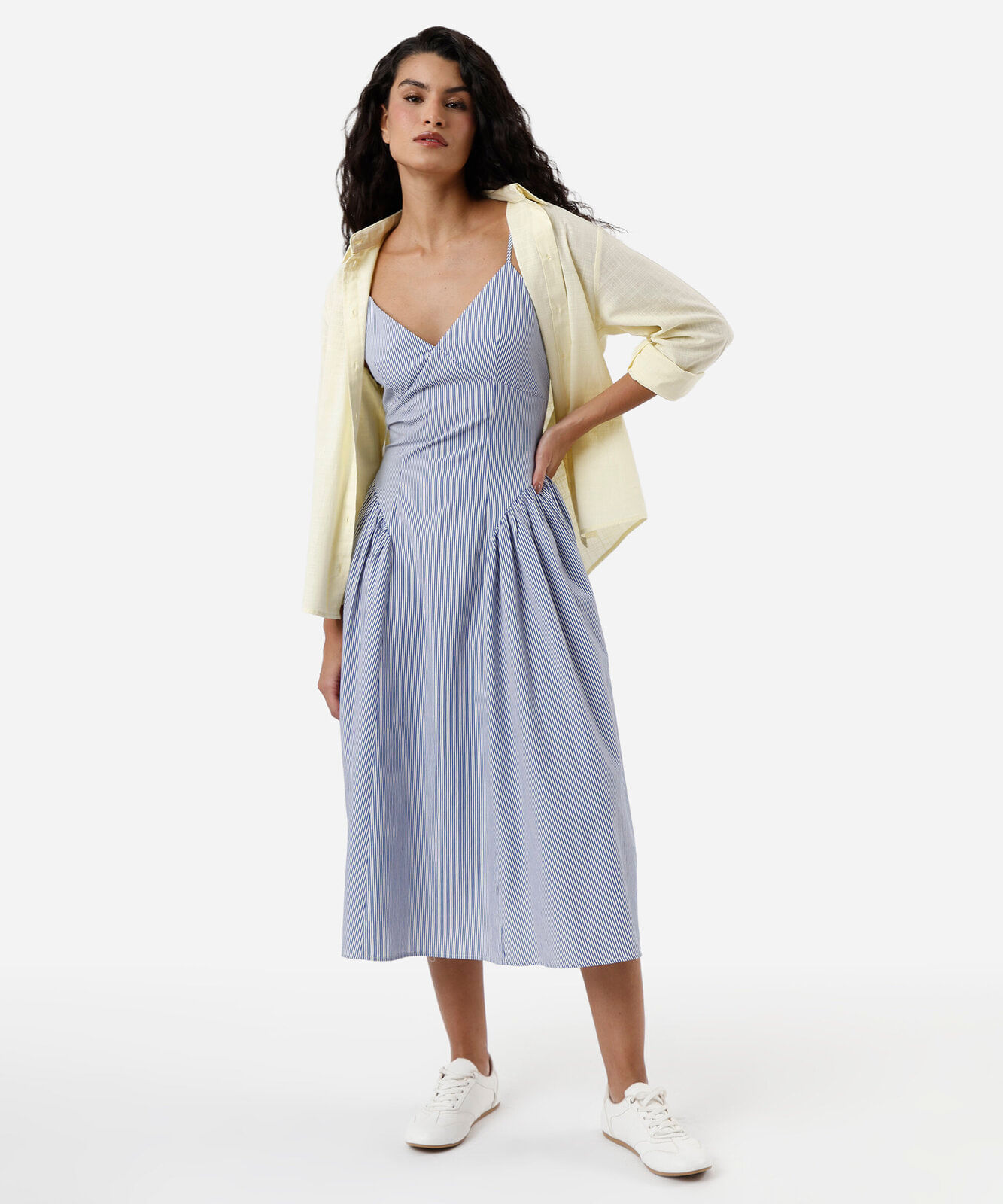 vestido midi decote v com recorte listrado off white