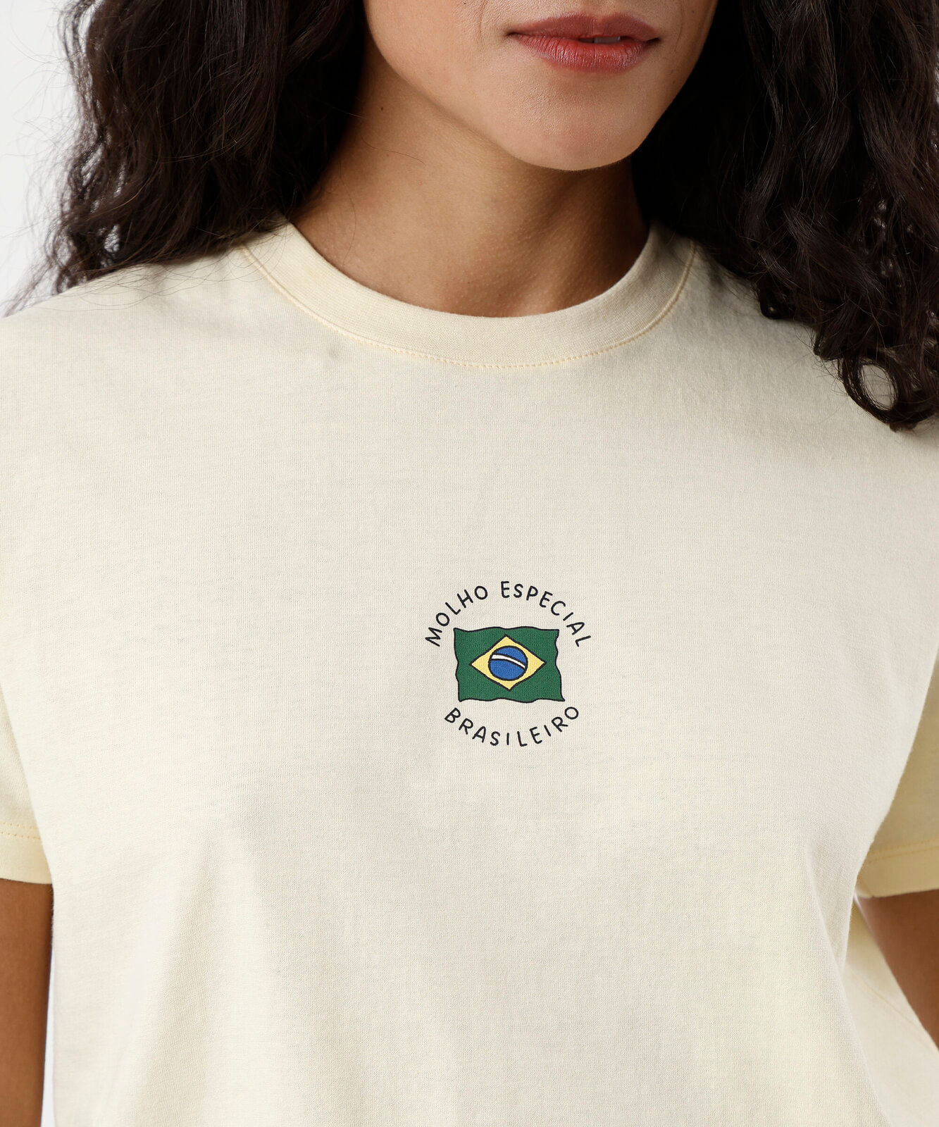 camiseta feminina regular molho brasileiro amarela