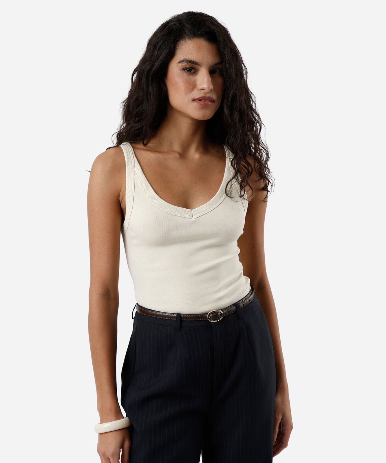 regata básica feminina canelada bege