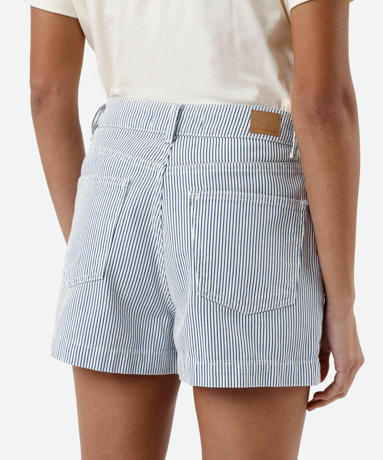 short mom de sarja listrado azul