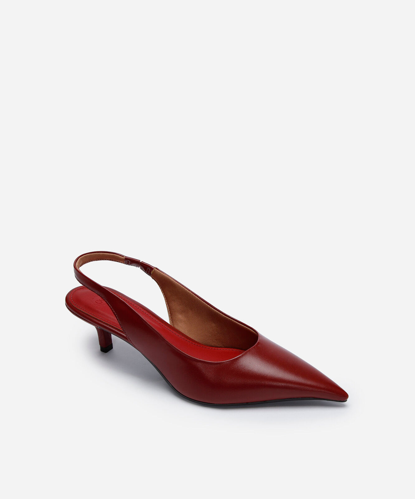 scarpin bico fino salto baixo vermelho