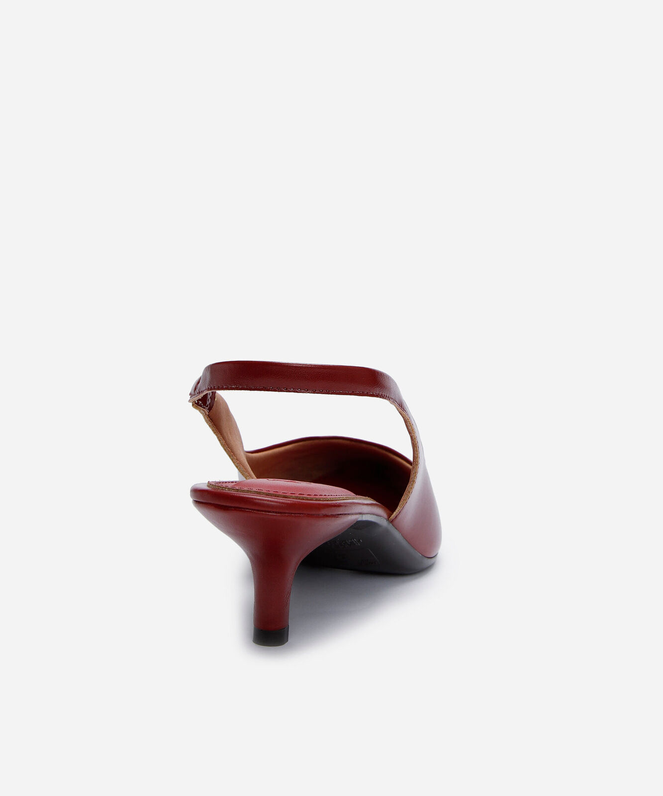scarpin bico fino salto baixo vermelho