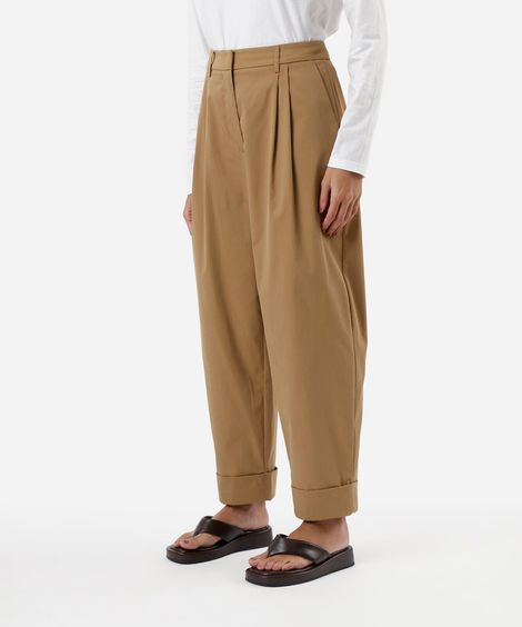 calça barrel feminina com pregas bege