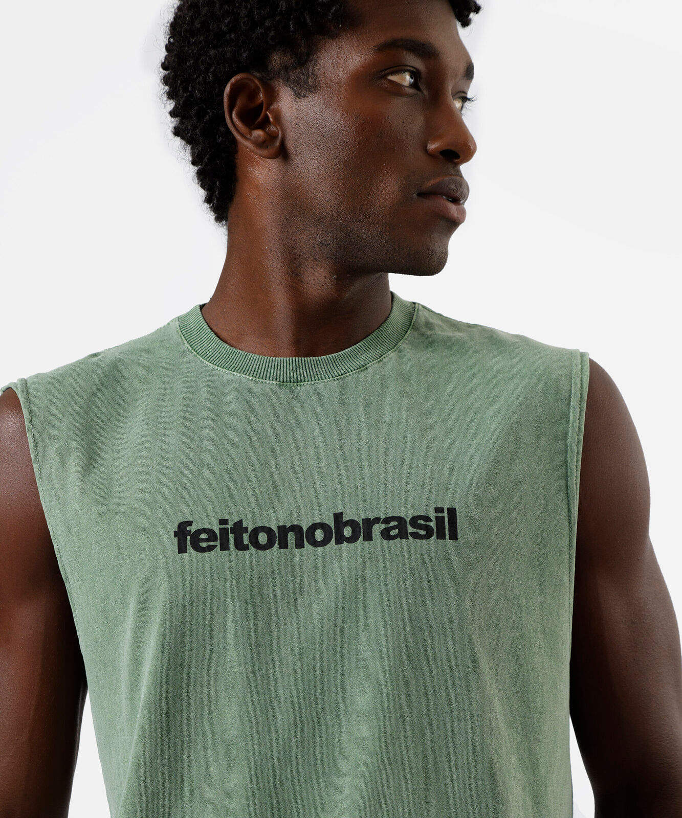 regata machão de algodão estampada estonada verde