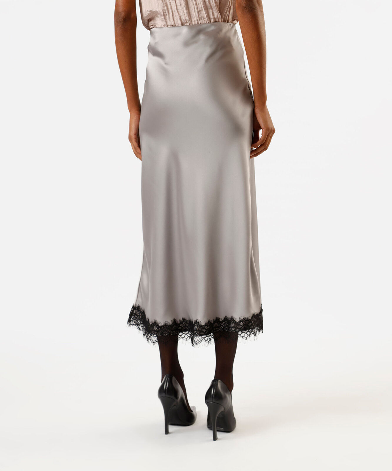 saia midi feminina com renda acetinada prateada