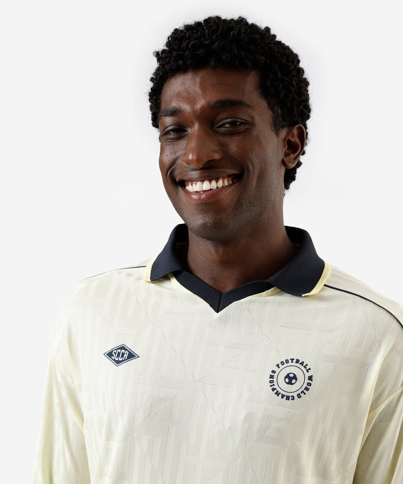 camiseta esportiva masculina manga longa com gola e nervuras amarela