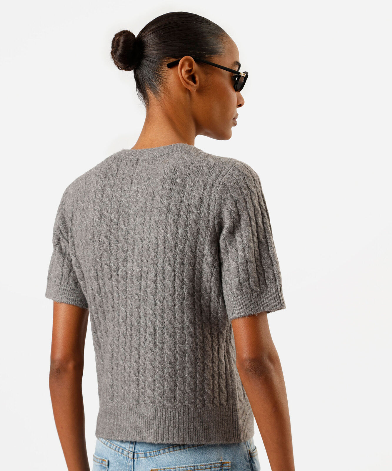 blusa feminina de tricot manga curta texturizada cinza