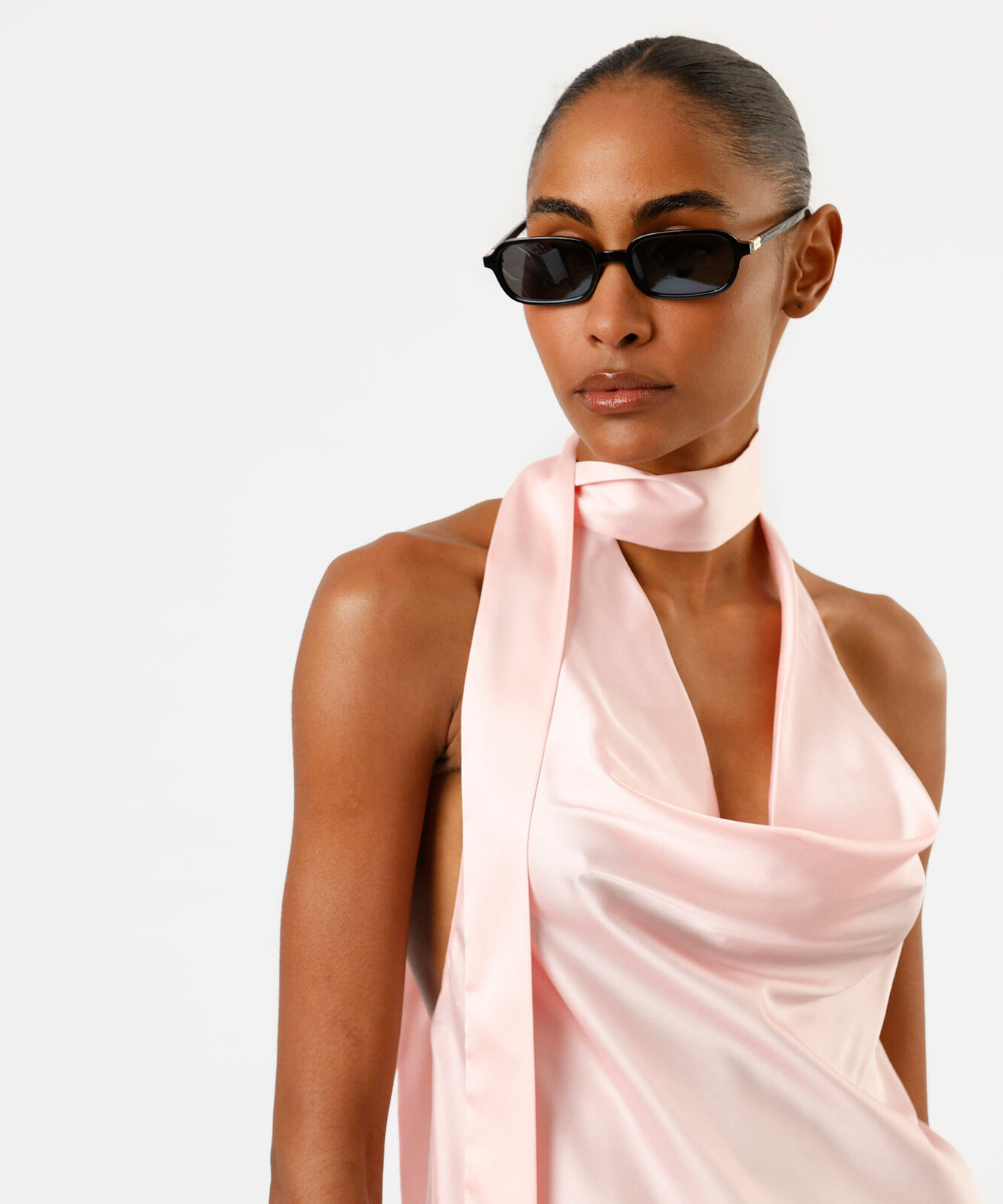 blusa frente única feminina decote degagê acetinada rosa