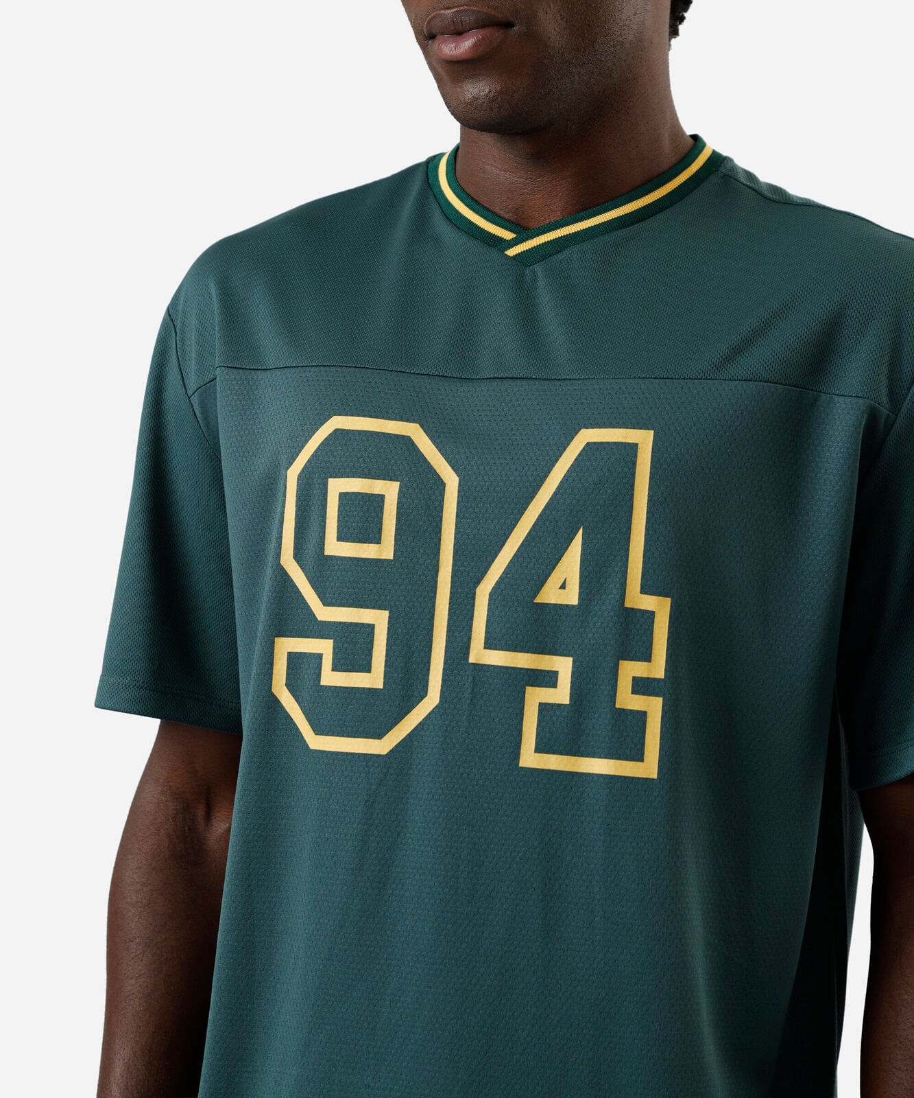 camiseta esportiva masculina  gola v manga curta estampada verde