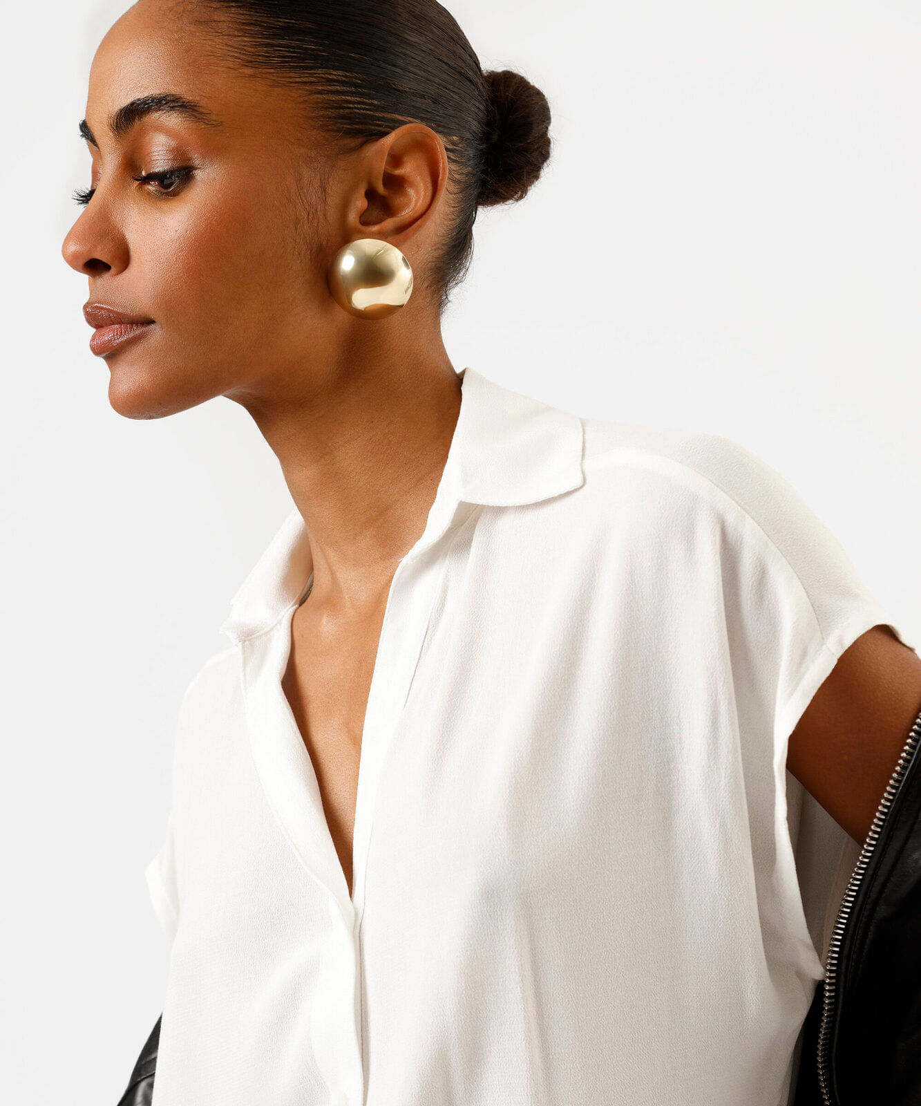 camisa feminina de viscose manga curta off white