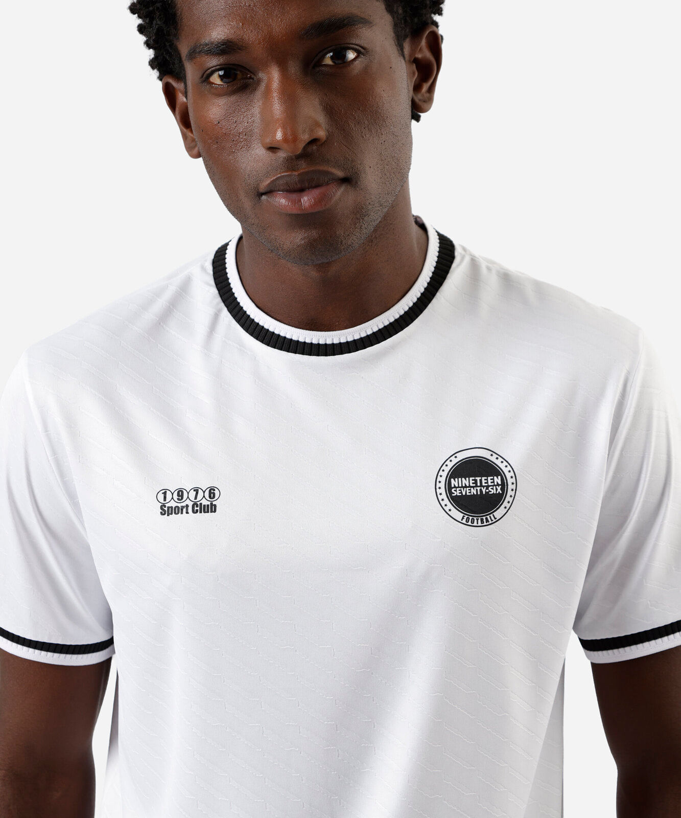 camiseta esportiva masculina manga curta estampada branca