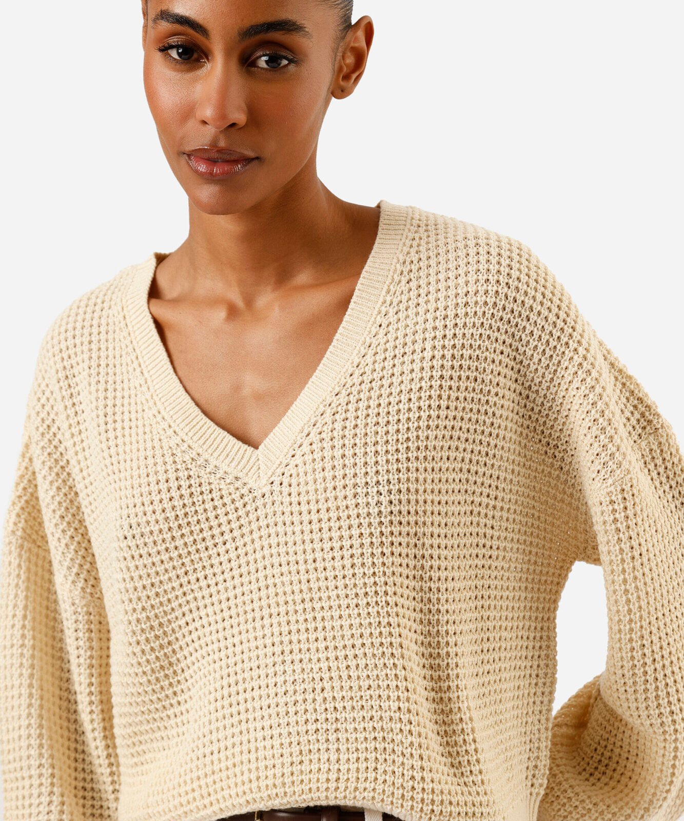 suéter feminino de tricot decote v bege