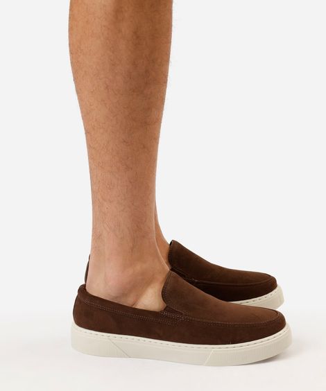 tênis slip on texturizado marrom