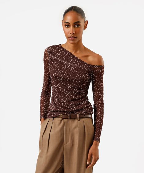 blusa feminina de tule decote assimétrico manga longa poá marrom